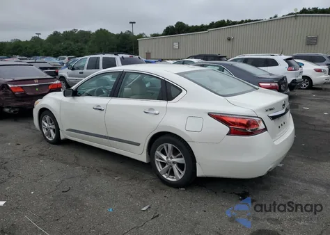 2015 Nissan Altima 2.5 из США, поврежденный, VIN 1N4AL3AP1FC445840